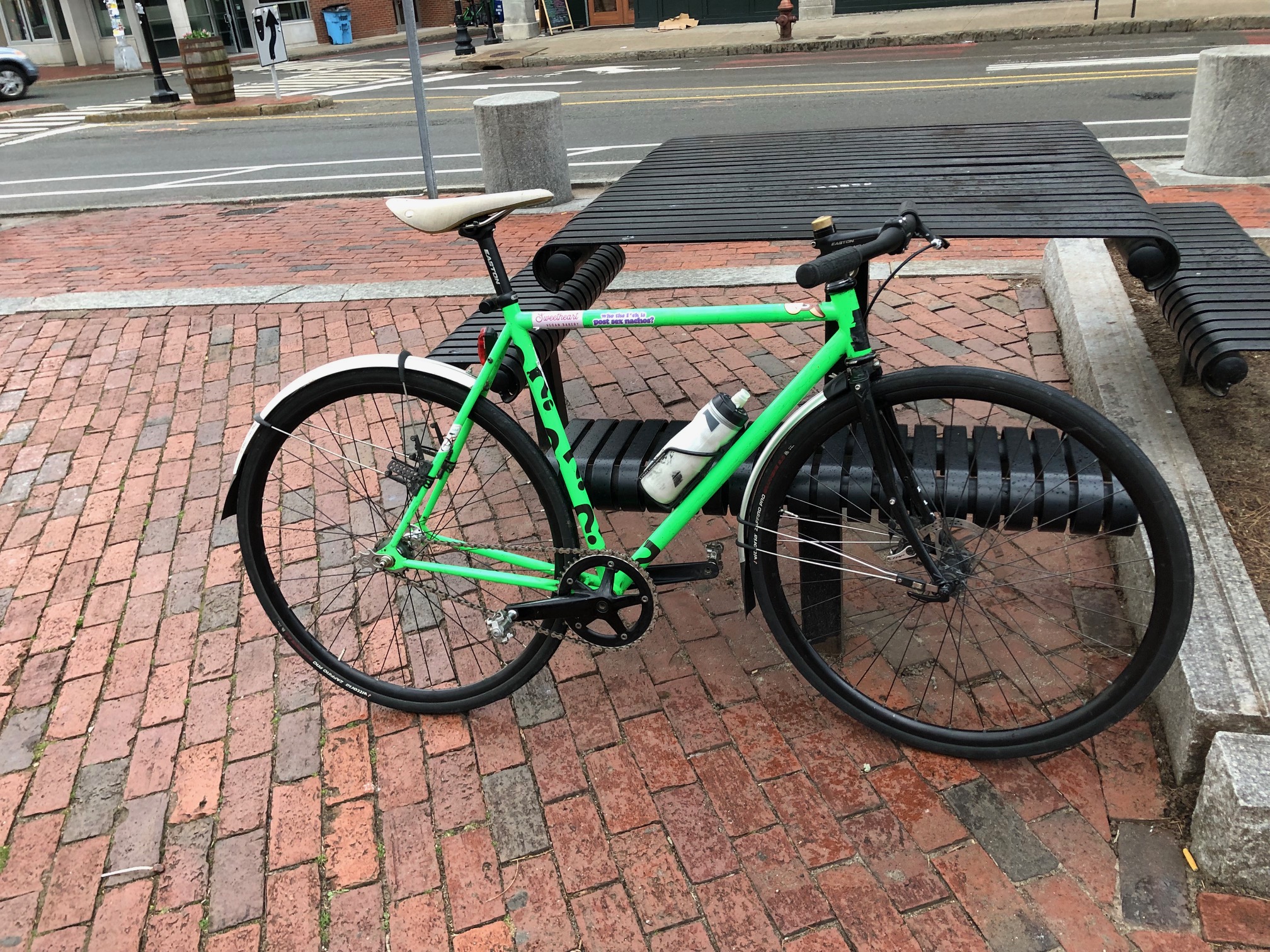 The fixed-gear commuter bike